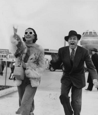 Laurence Olivier i Vivien Leigh stižu u Rim