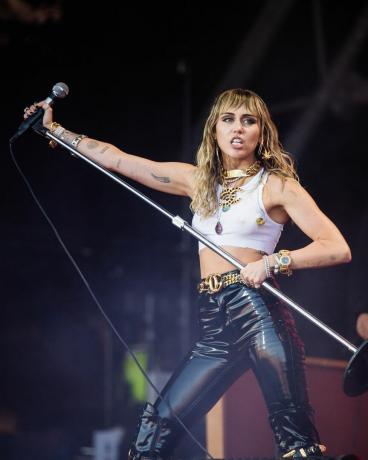 Miley Cyrus nastupa na festivalu Glastonbury 2019