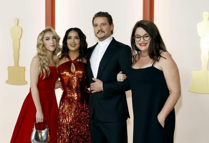 salma hayek i pedro pascal