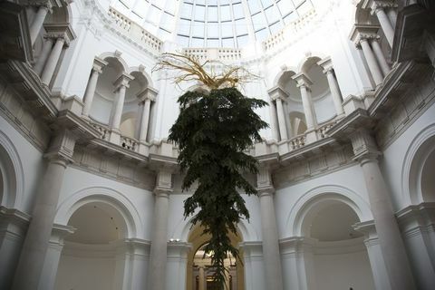 naopako božićno drvce u Britaniji