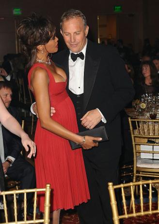 scottsdale, az 05. travnja pjevačica Whitney Houston i glumac kevin costner na večeri borbe slavnih Muhammada alisa xiv u jw marriott desert ridge resort spa 5. travnja 2008. u scottsdaleu, Arizona, fotografija michaela caulfieldwireimage