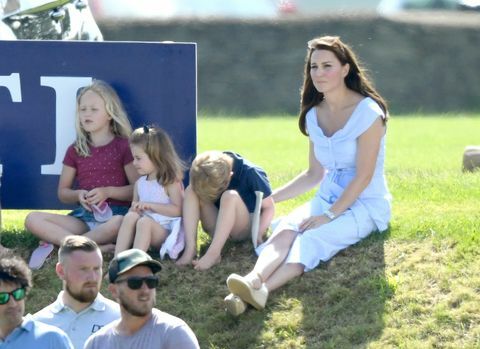 Princ George i princeza Charlotte Igrajte se s Kate Middleton