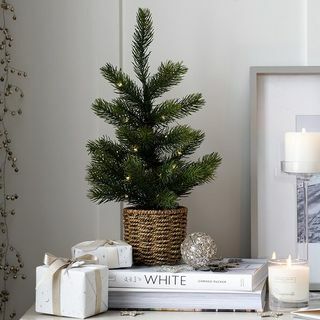 Unaprijed osvijetljeno mini božićno drvce – 1,5 stopa