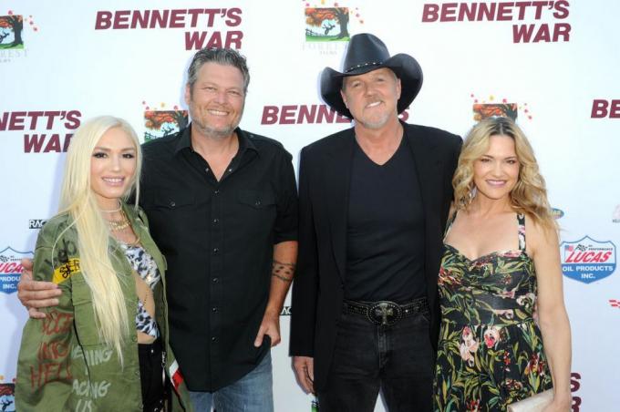 Burbank, Kalifornija 13. kolovoza l r gwen stefani, blake shelton, trace adkins i victoria pratt prisustvuju Bennettovom ratu u los angelesu premijera u studiju warner bros 13. kolovoza 2019. u burbanku u kaliforniji fotografija joshua blanchardgetty slike za film Forrest