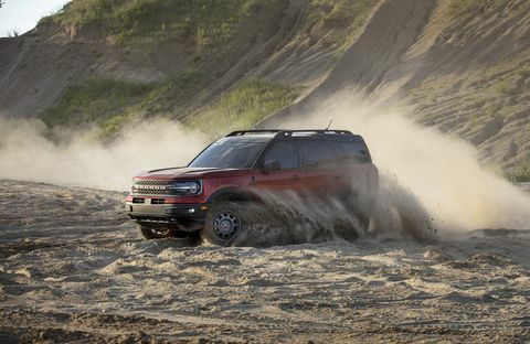 potpuno novi bronco sport omogućuje uzbudljivu, brzu vožnju izvan ceste zahvaljujući dostupnom 20-litarskom ecoboost® motoru s najboljim segmentnim najboljim konjskim snagama i zakretnim momentom.