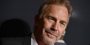 beverly hills, kalifornija 4. veljače samo za uredničke svrhe kevin costner prisustvuje pre grammy gala ceremoniji grammy pozdrav ikonama industrije odavanje počasti Julie Greenwald Craigu Kallmanu u Beverly Hiltonu 4. veljače 2023. u Beverly Hillsu, Kalifornija, fotografija axellebauera griffinfilmmagic