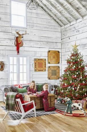 karirani ukrasi za božićno drvce