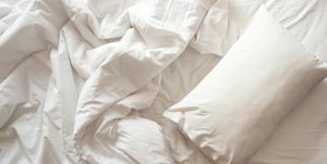 Razotkriveno 9 uobičajenih mitova o čišćenju madraca i posteljine