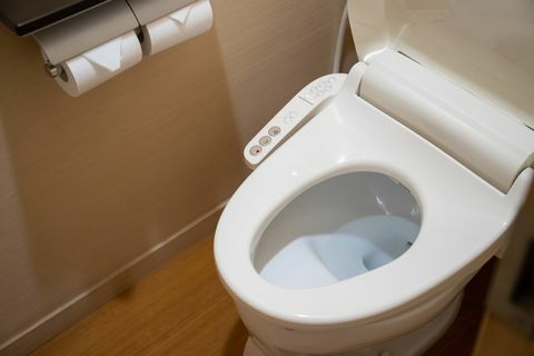 toalet s elektronskim sjedalom, automatsko ispiranje, WC školjka u japan stilu, sanitarni proizvodi visoke tehnologije
