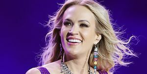 cma nagrade 2022. nominirana zabavljačica godine carrie underwood reakcija na glazbeni video 