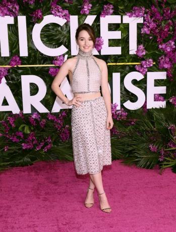 kaitlyn dever prisustvuje premijeri Universal Pictures ulaznice za raj u Regency Village Theatre 17. listopada 2022. u Los Angelesu, Kalifornija, fotografija tommasa boddigettyja