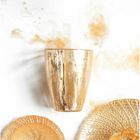 Zlatna stolna vaza