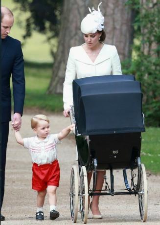 princ George pri krštenju princeze Charlotte