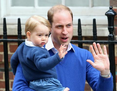 Princ George i princeza Charlotte stigli su u bolnicu kako bi upoznali svog brata