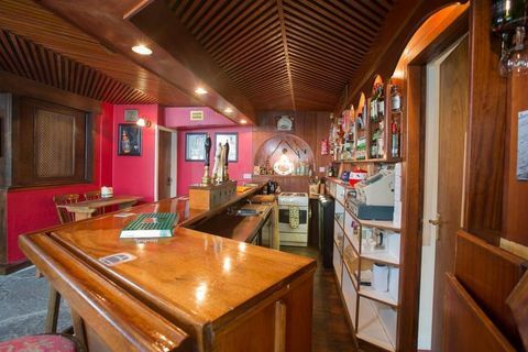 Conroys Old Bar - Irska - pub - bar - Airbnb